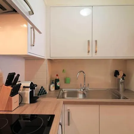 Beautiful City Centre Sleeps 4 アパート