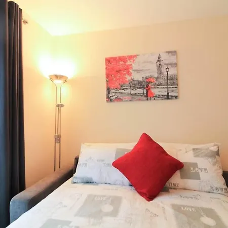 Beautiful City Centre Sleeps 4 *