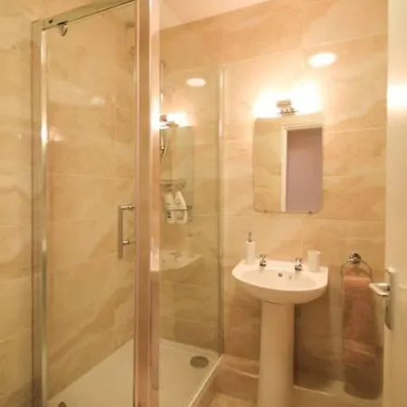 Beautiful City Centre Sleeps 4 *